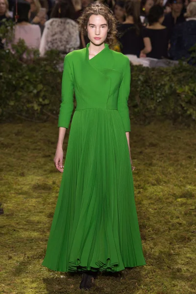 Look 29